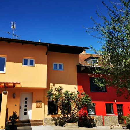 Hotel Goldene Krone Mistelbach Exterior photo